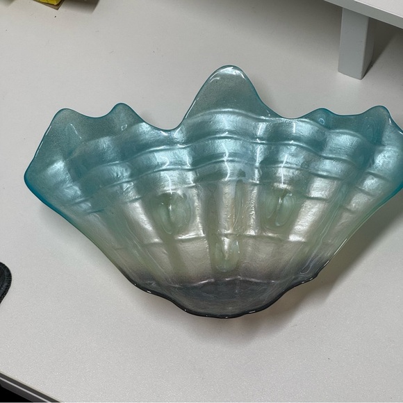 Artistic Glass Shell Shaped Bowl in Blue and White - Picture 2 of 8